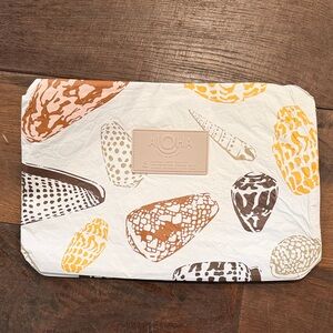 ALOHAS Shell Pattern Pouch